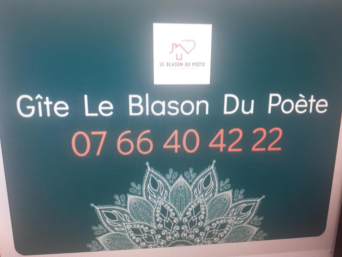 Le Blason Du Poete Mayet Exterior foto